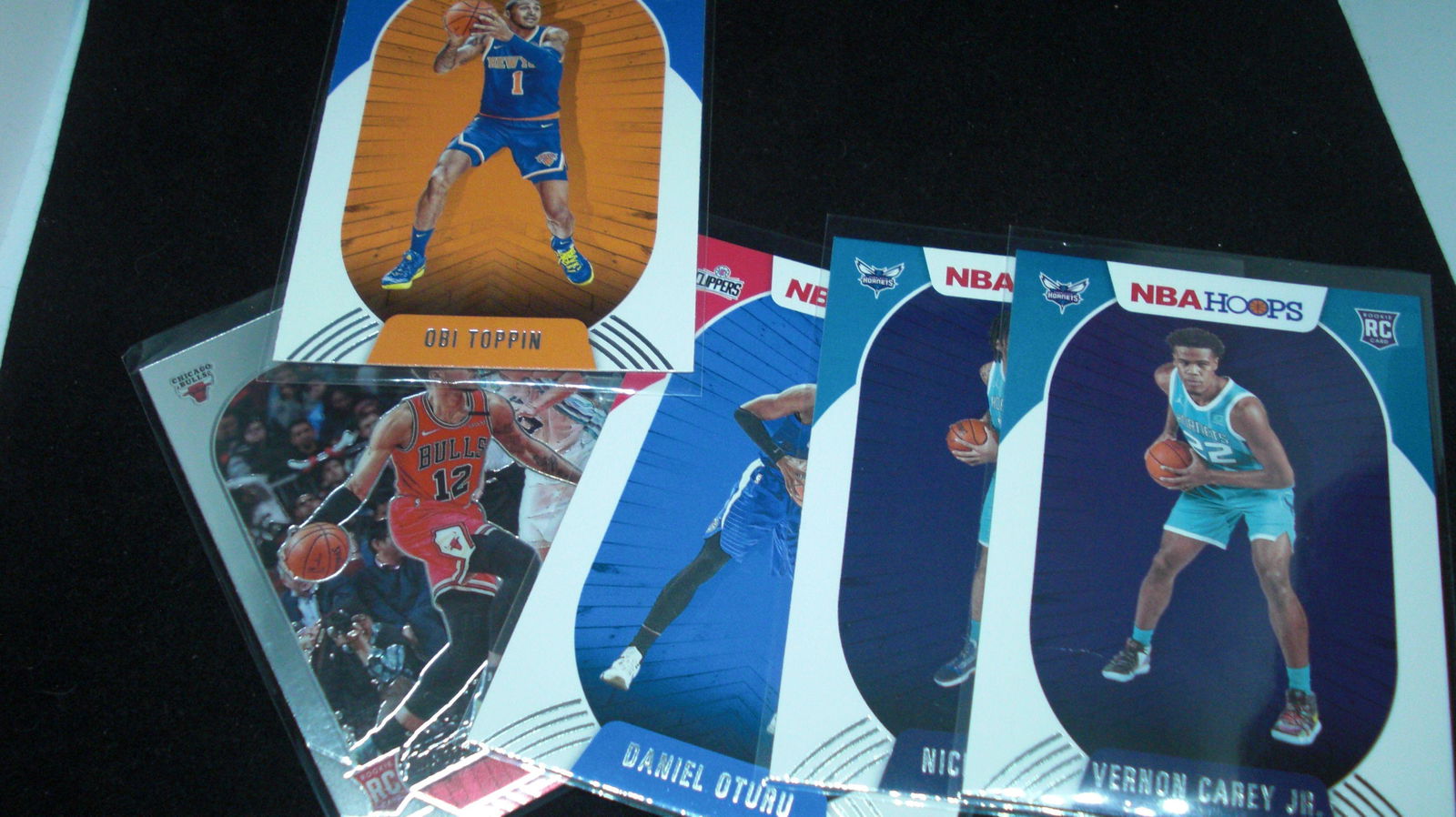 LOT OF 6 ROOKIE BASKETBALL CARDS (1 of 1)