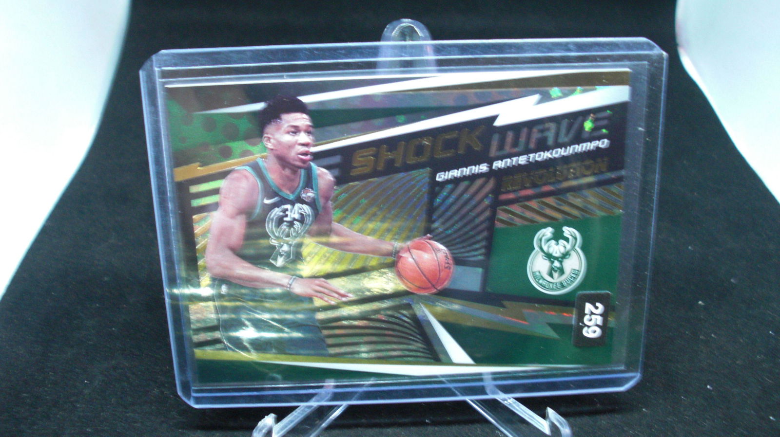 giannis antetokounmpo shock wave revolution (1 of 1)