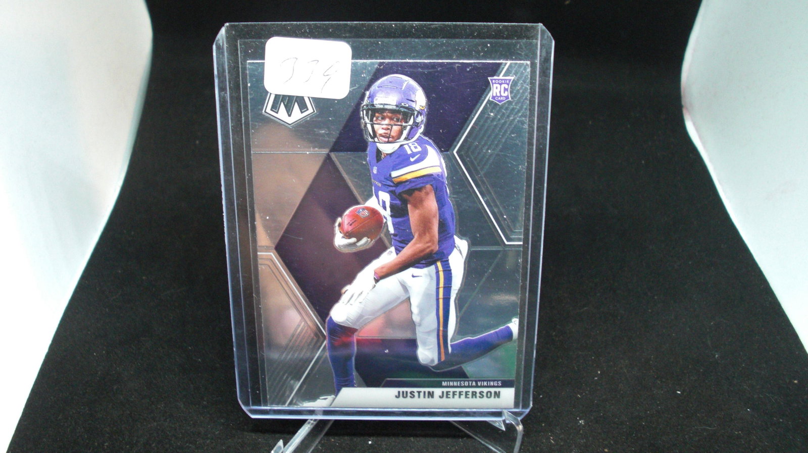 JUSTIN JEFFERSON ROOKIE CARD: in top loader