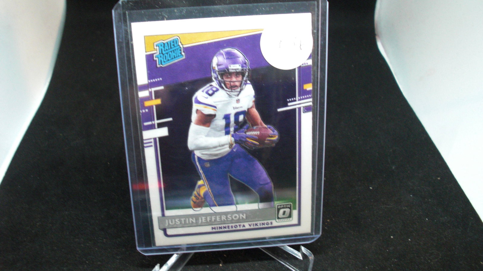 JUSTIN JEFFERSON OPTIC RATED ROOKIE CARD: in top loader