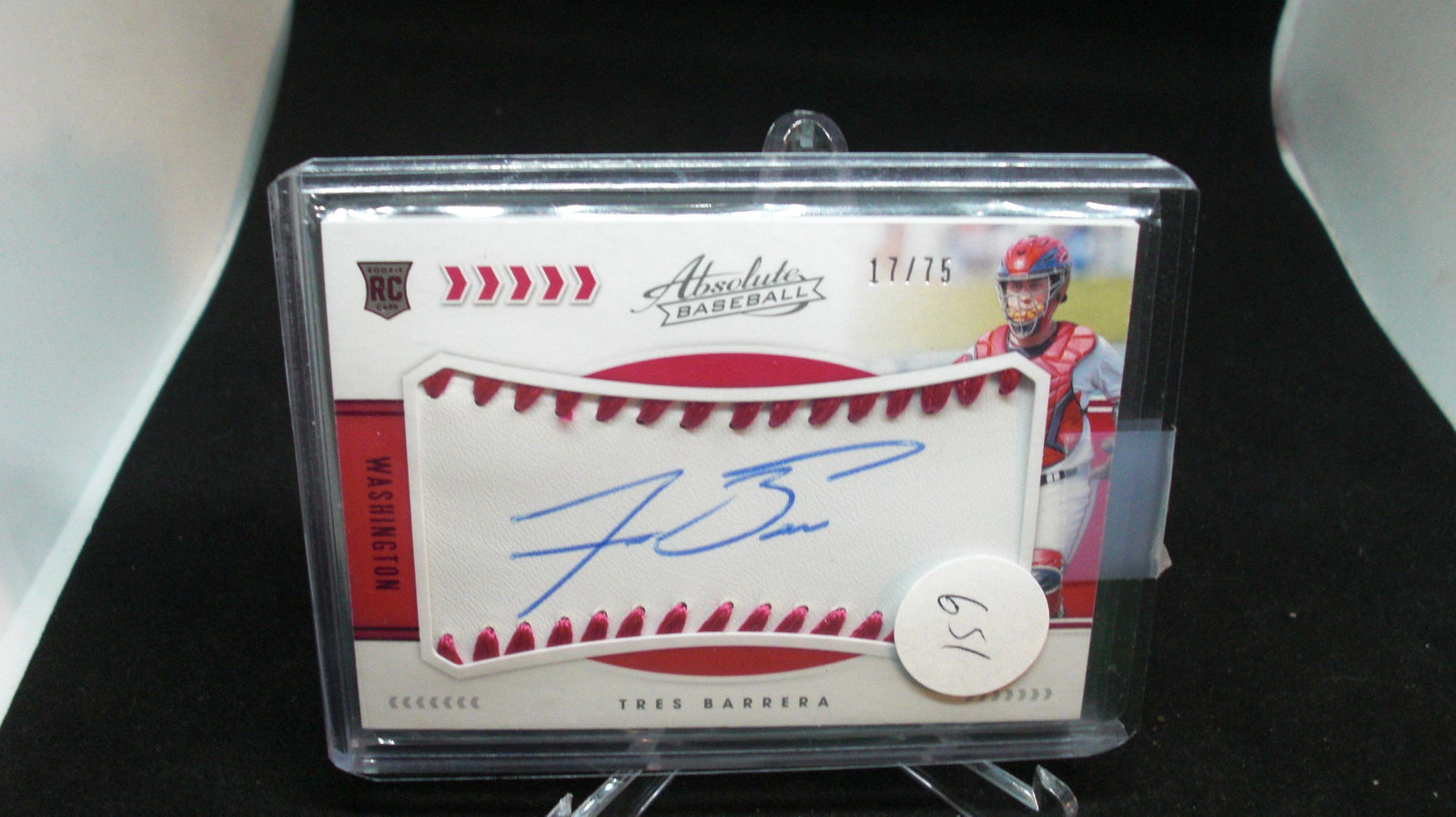 TRES BARRERA ROOKIE AUTO 17/79: in top loader