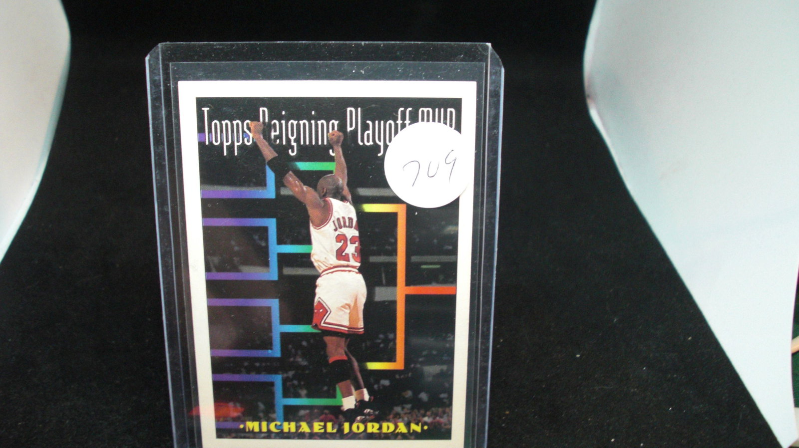 1993-94 MICHAEL JORDAN CARD: in top loader