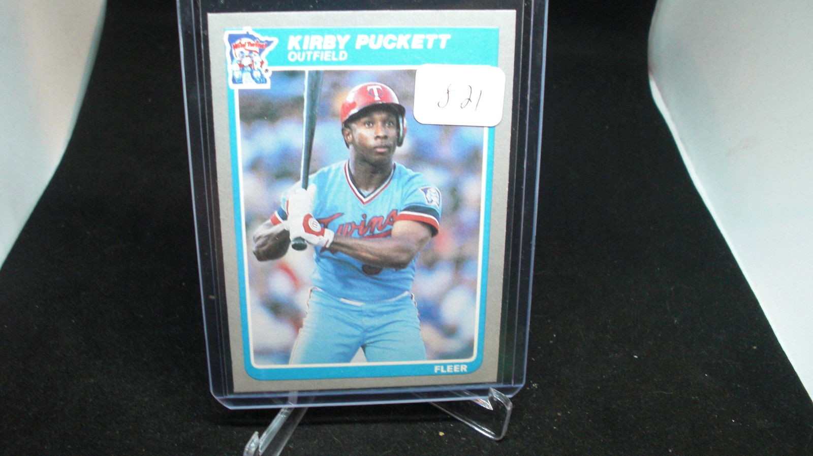 1985 FLEER KIRBY PUCKET ROOKIE CARD (1 of 1)