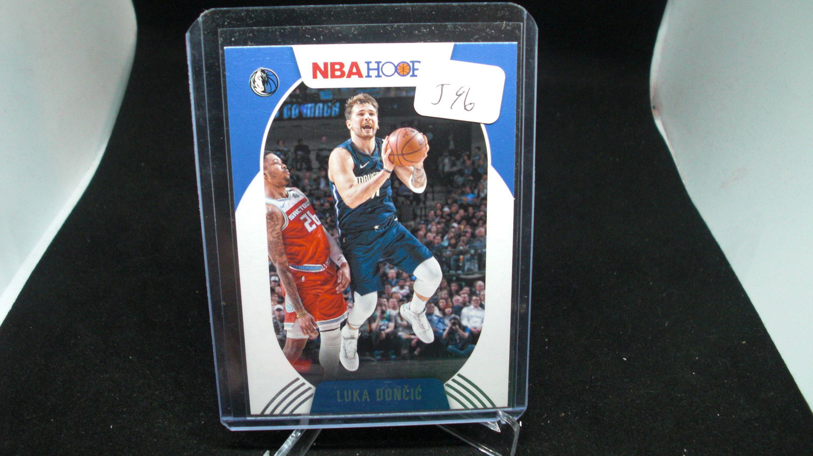 2020 hoops luka doncic (1 of 1)