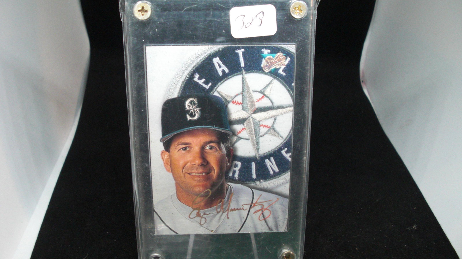 Edgar Martinez fleer studio in acrylic case: IN ACRYLIC CASE
