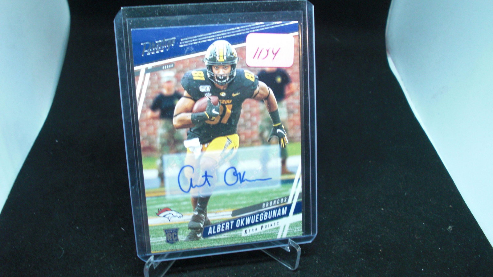 albert okwuegbunam rookie auto: in top loader