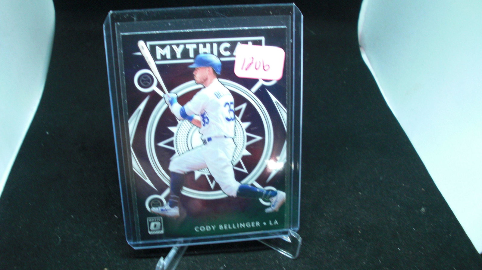 cody bellinger mythical insert: in top loader