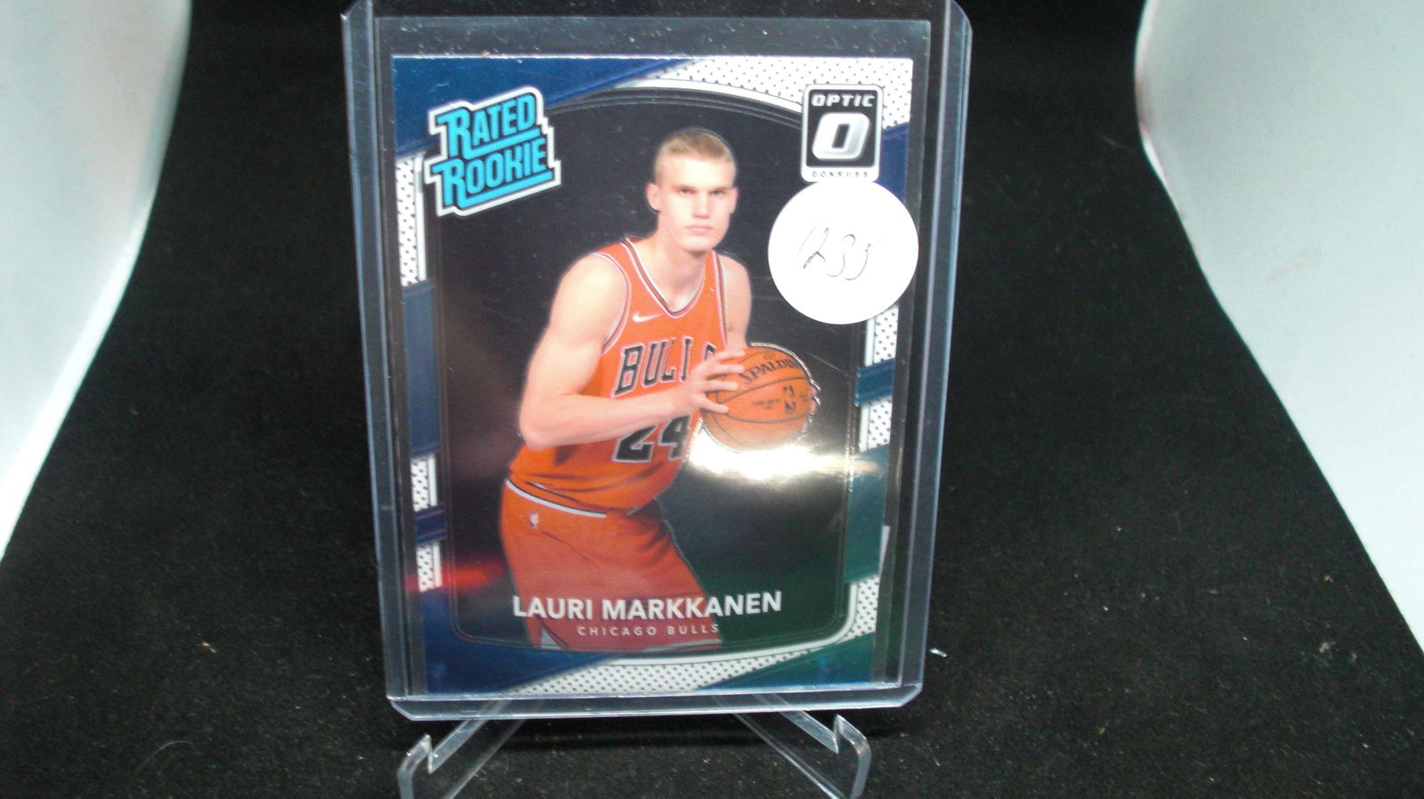 Lauri markakken Chicago Bulls rookie card (1 of 1)