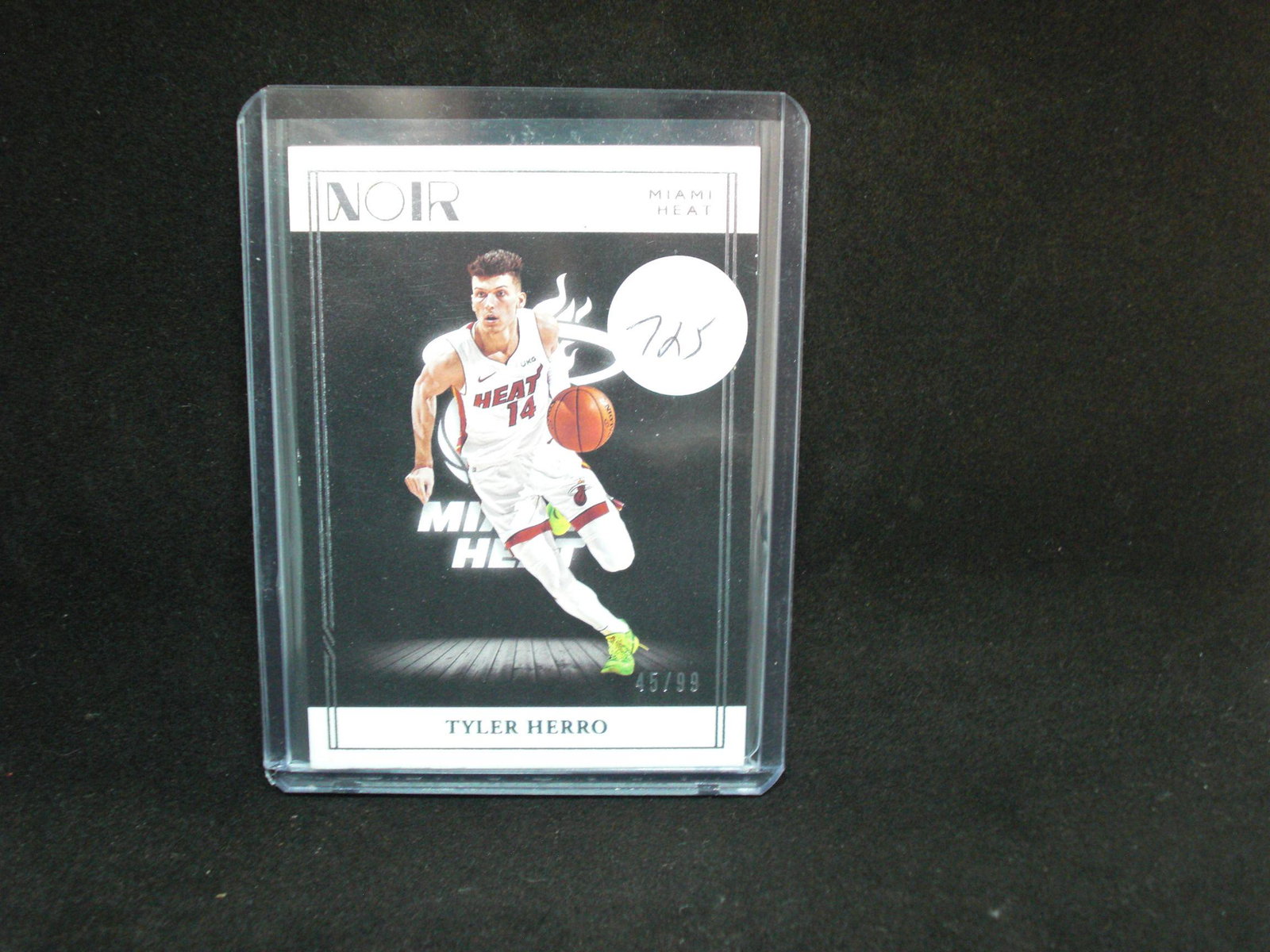 Tyler herro Miami Heat 4599: in top loader