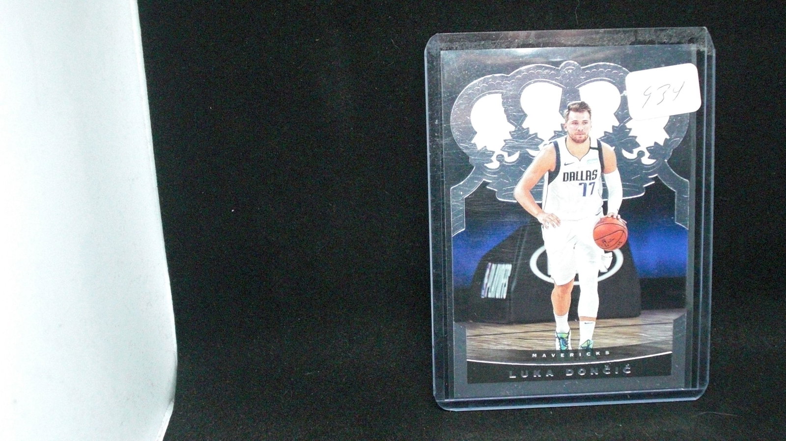 luka doncic crown royale: in top loader