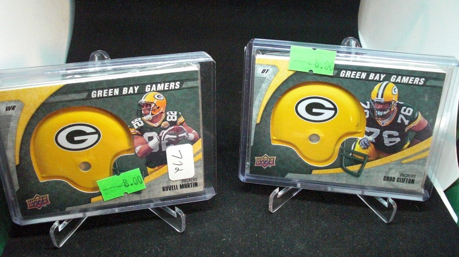 green bay packers helmet relic cards: in top loader