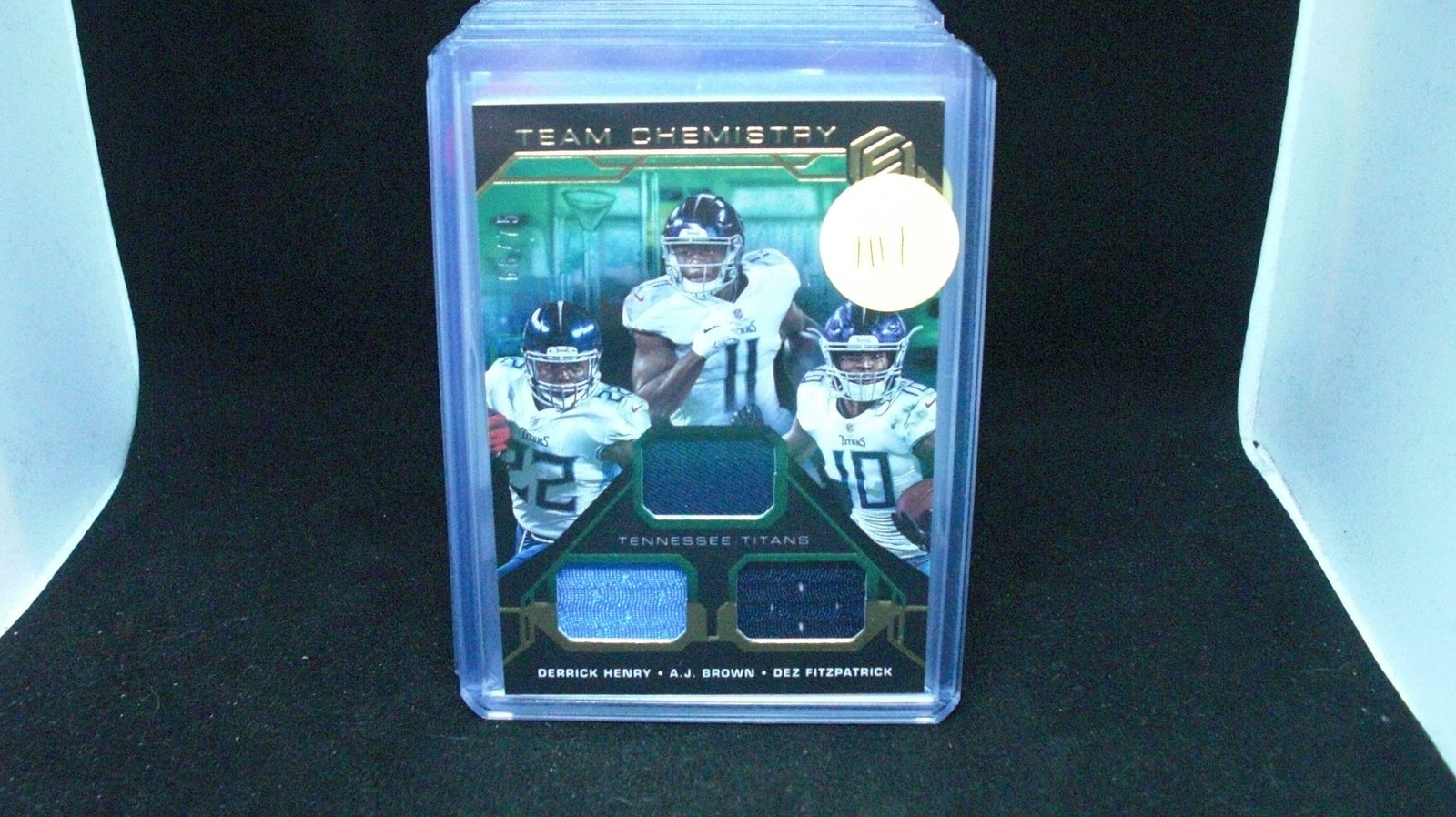 Derrick Henry A.J. Brown triple relic 6675: in top loader