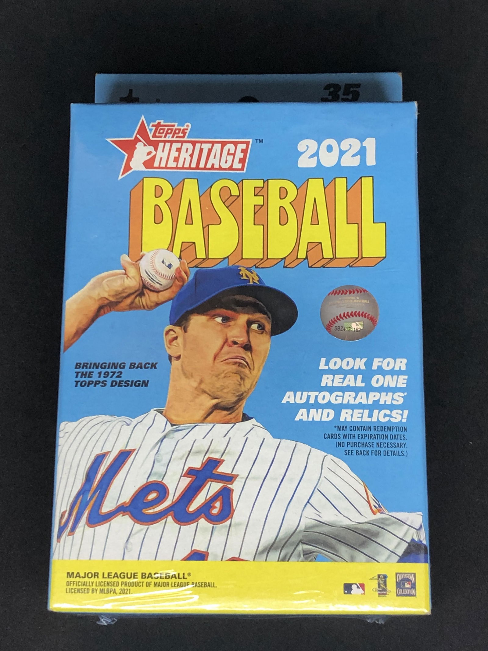 Topps Heritage 2021 Sealed Hanger Box (1 of 1)