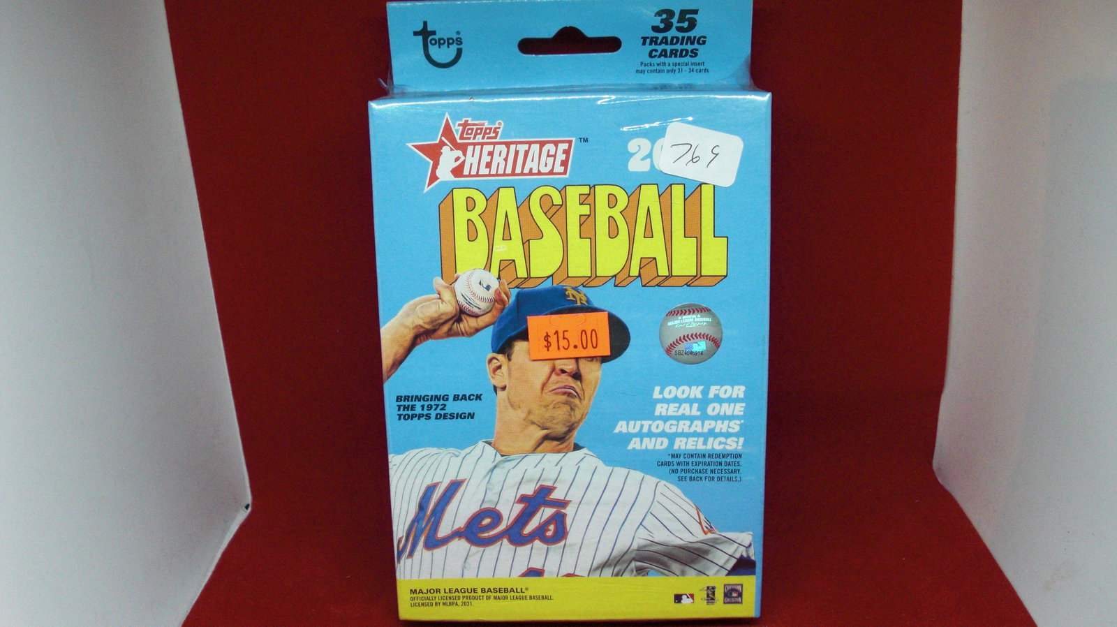 2021 heritage baseball sealed hanger box (1 of 1)