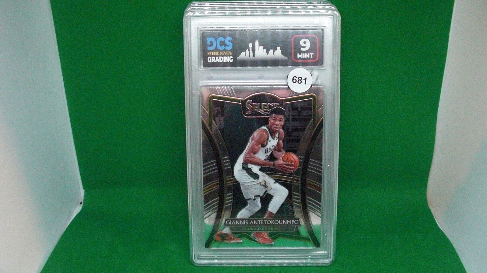 dcs grading 9 giannis antetokounmpo select (1 of 1)