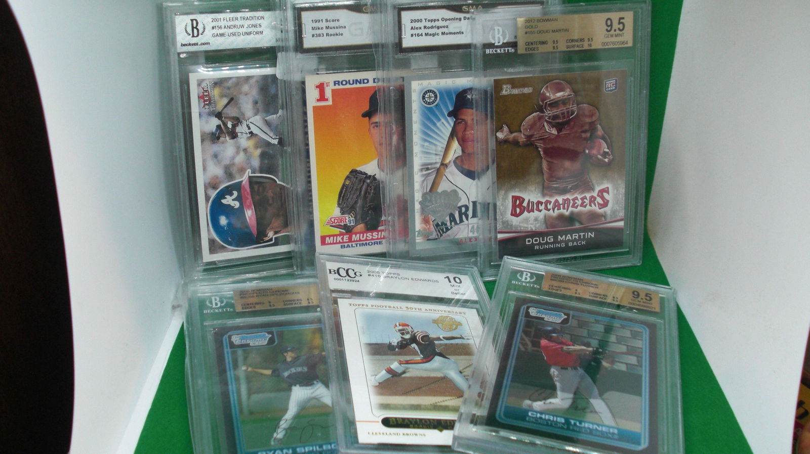 lot of 7 assorted graded trading cards (1 of 1)