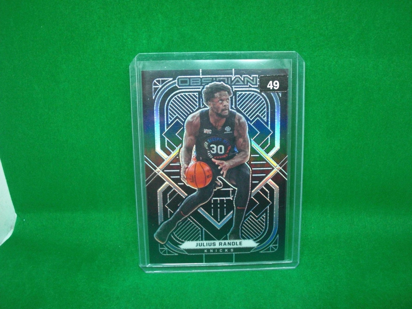 Julius Randle Obsidian: in top loader