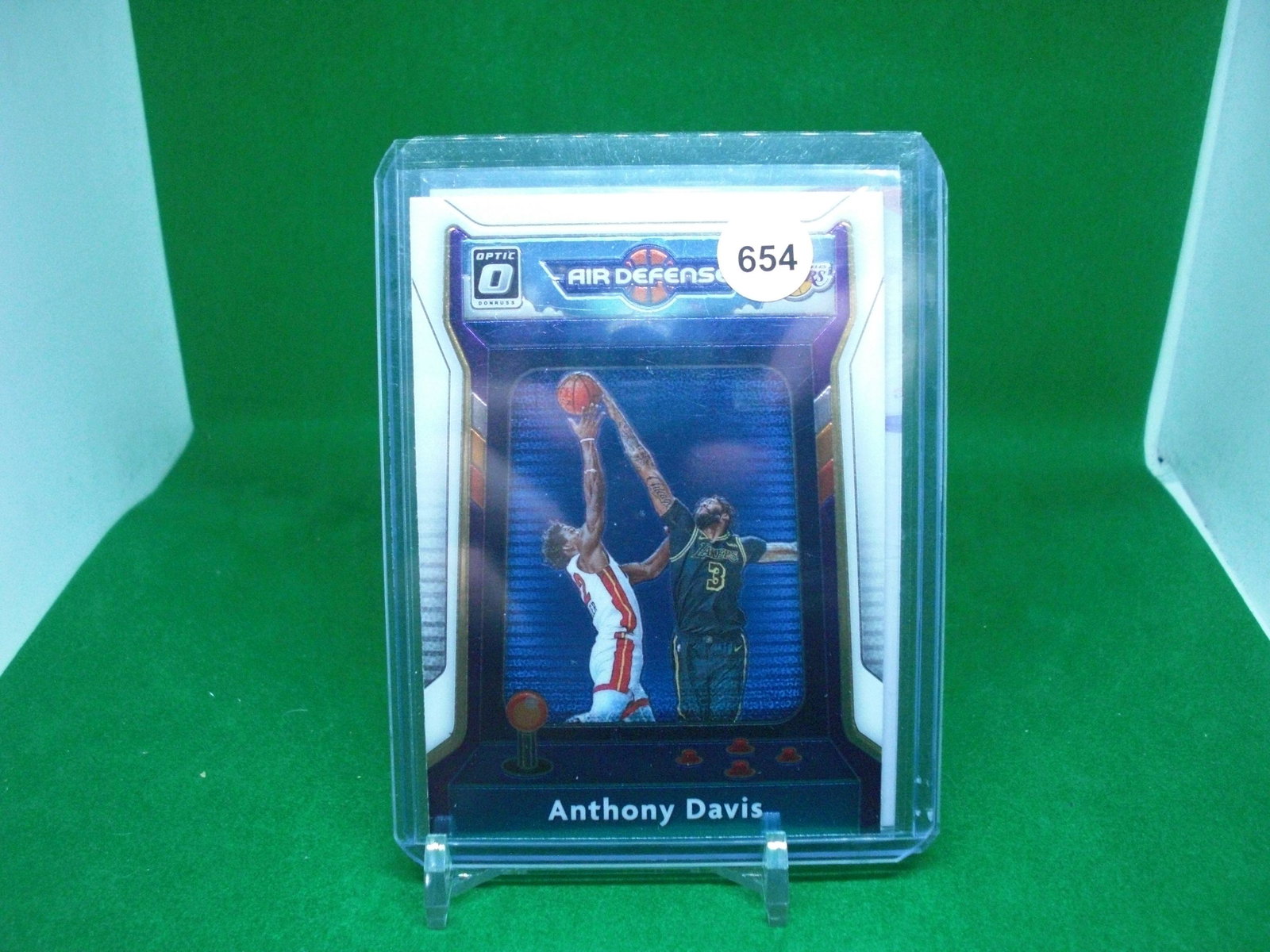 Anthony Davis air defense: in top loader