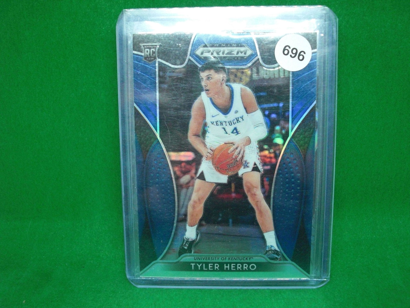 Tyler herro blue prism rookie: in top loader