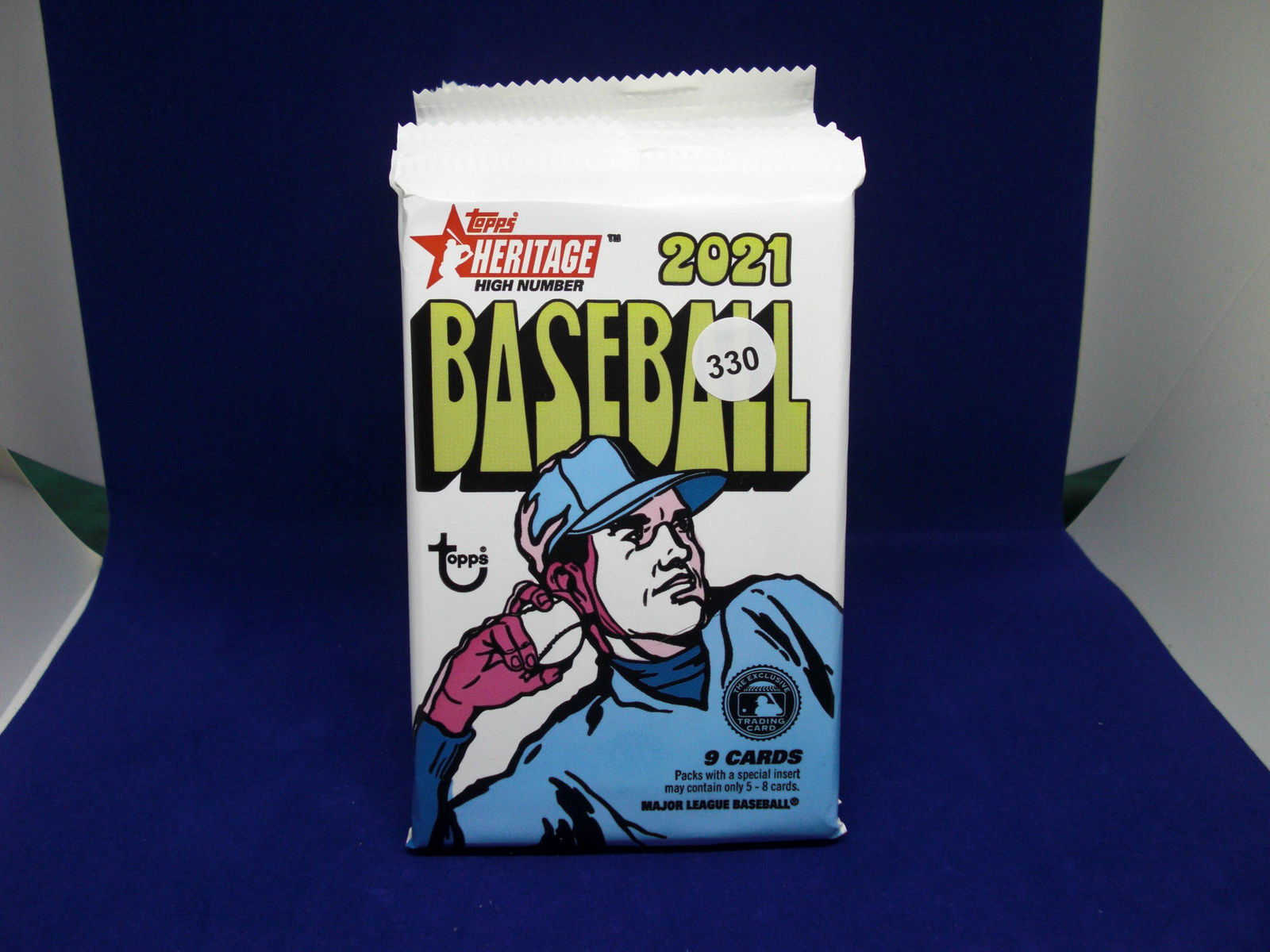 2021 topps heritage sealed pack (1 of 1)