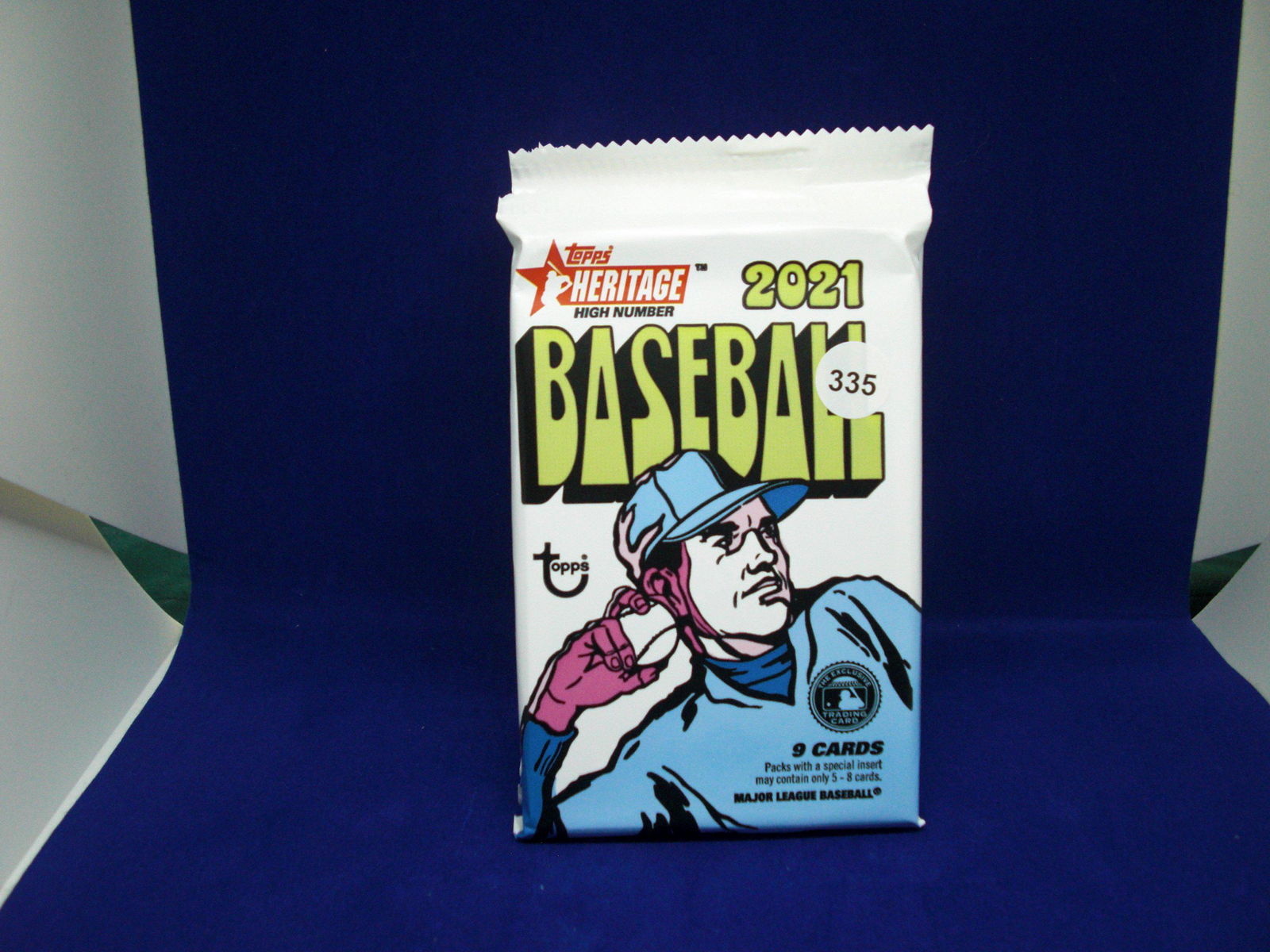 2021 topps heritage sealed pack (1 of 1)