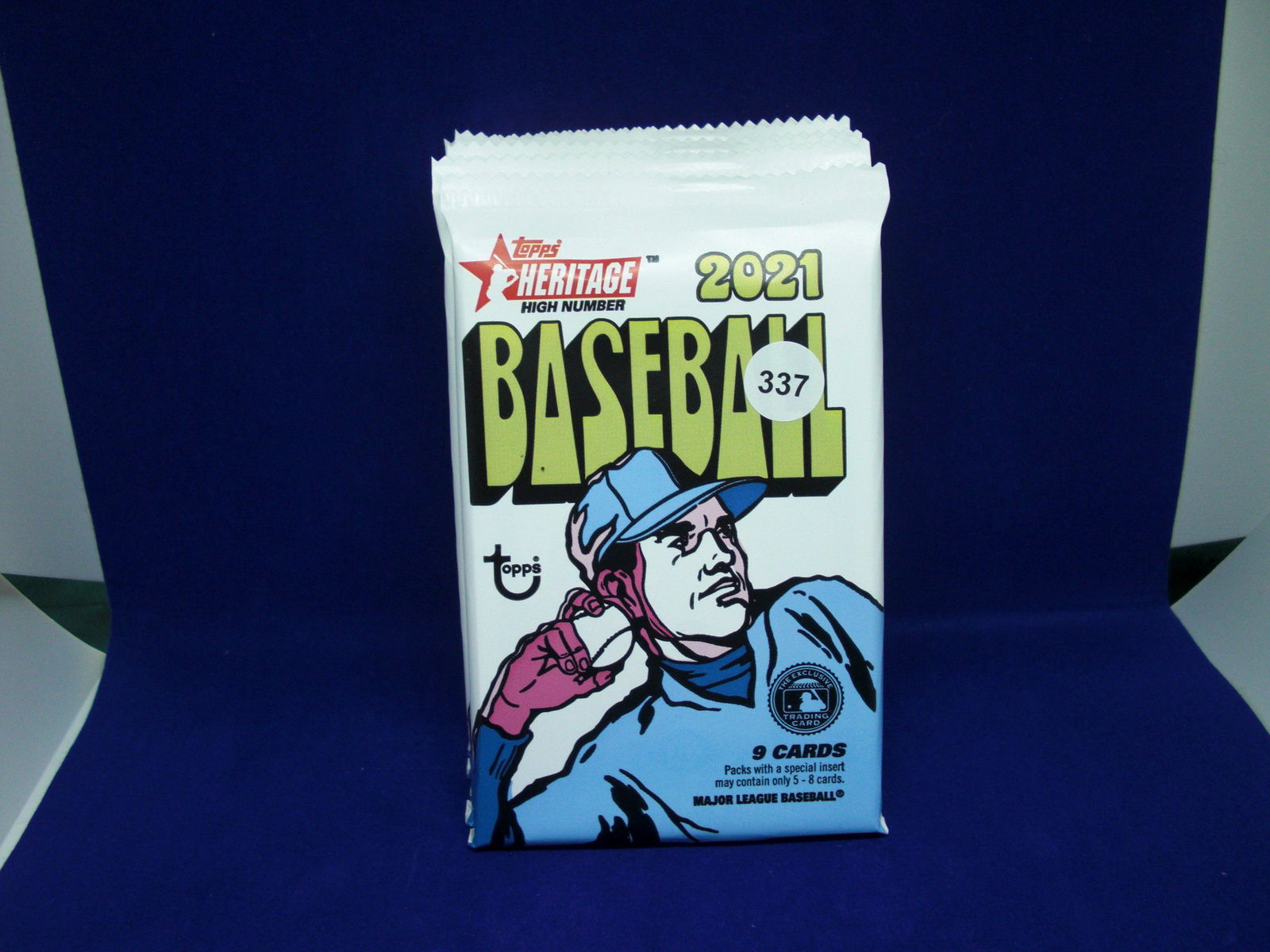 2021 topps heritage sealed pack (1 of 1)