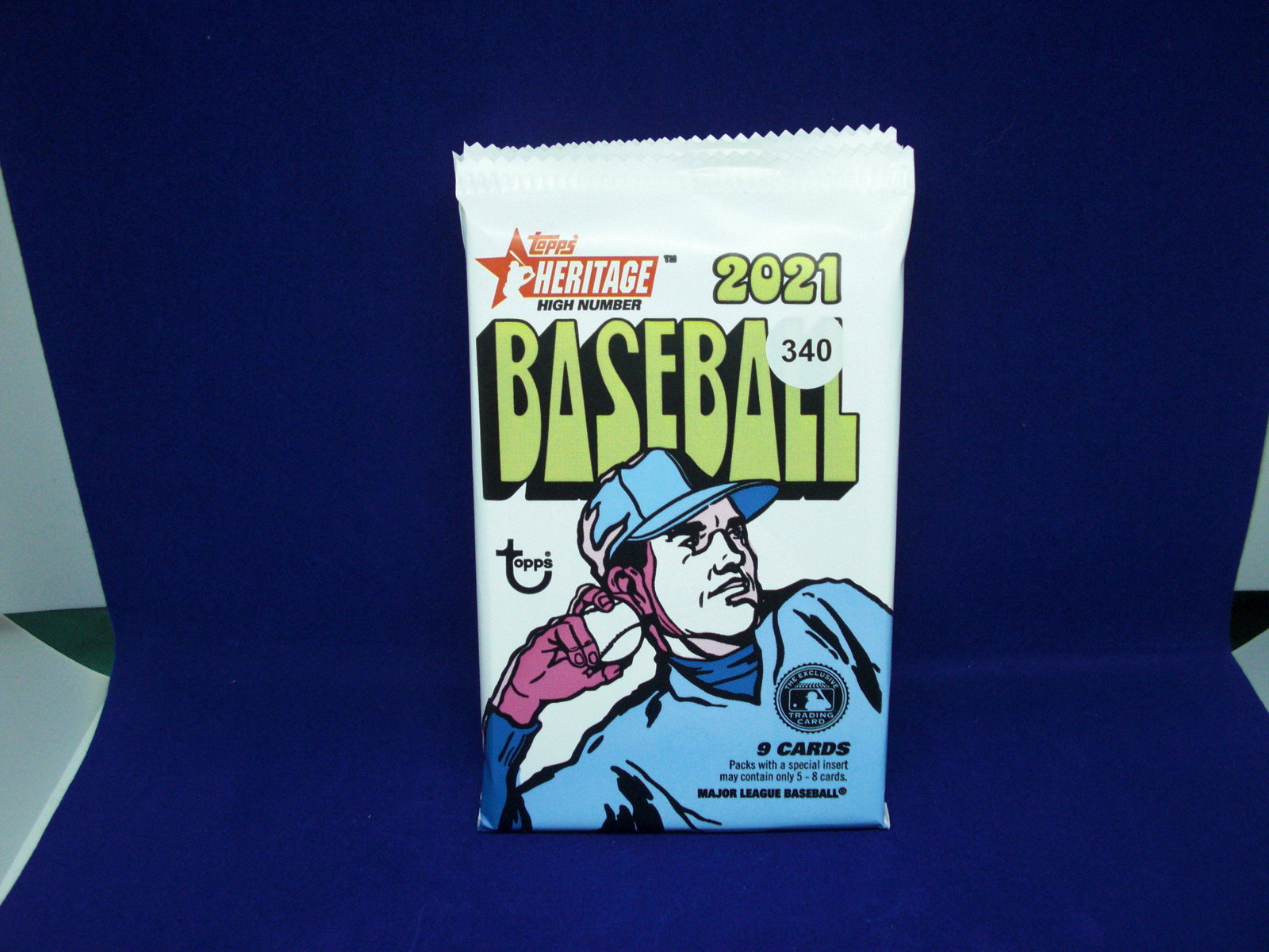 2021 topps heritage sealed pack (1 of 1)