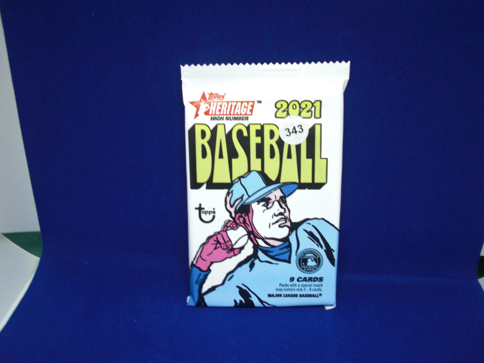 2021 topps heritage sealed pack (1 of 1)