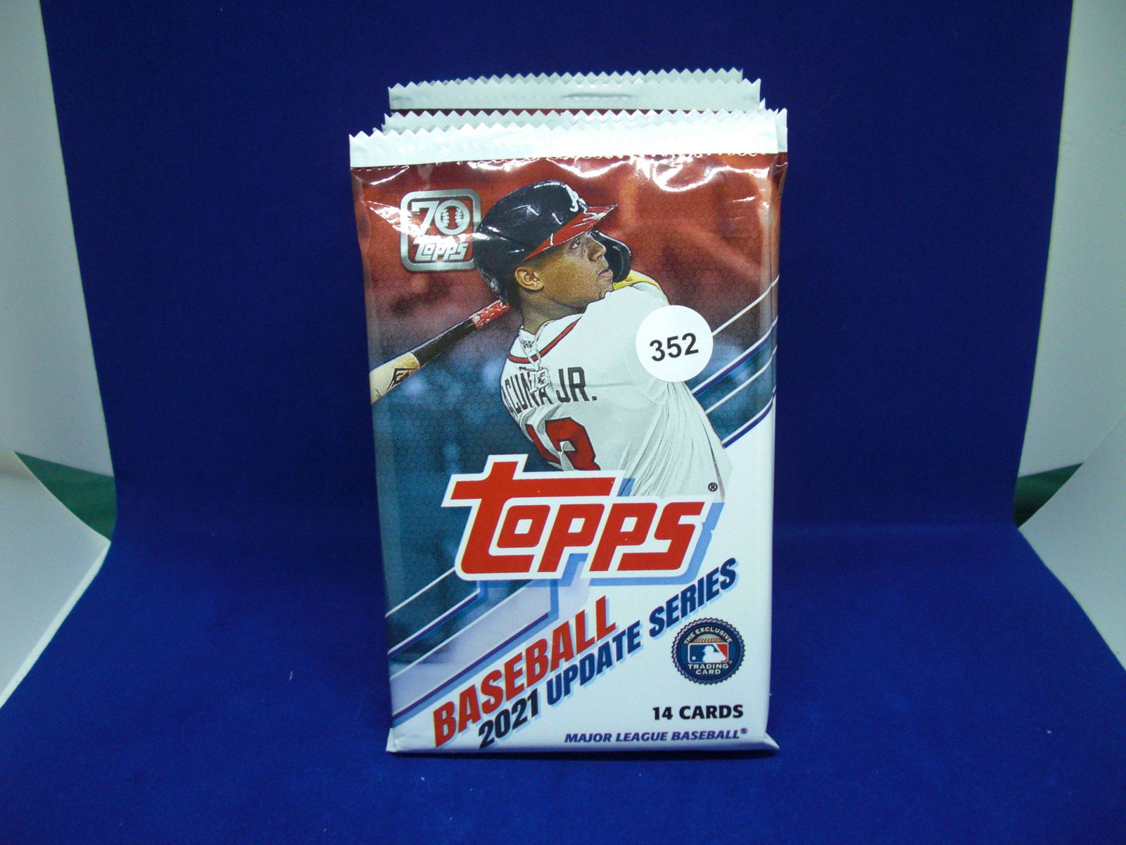 2021 topps update sealed pack (1 of 1)