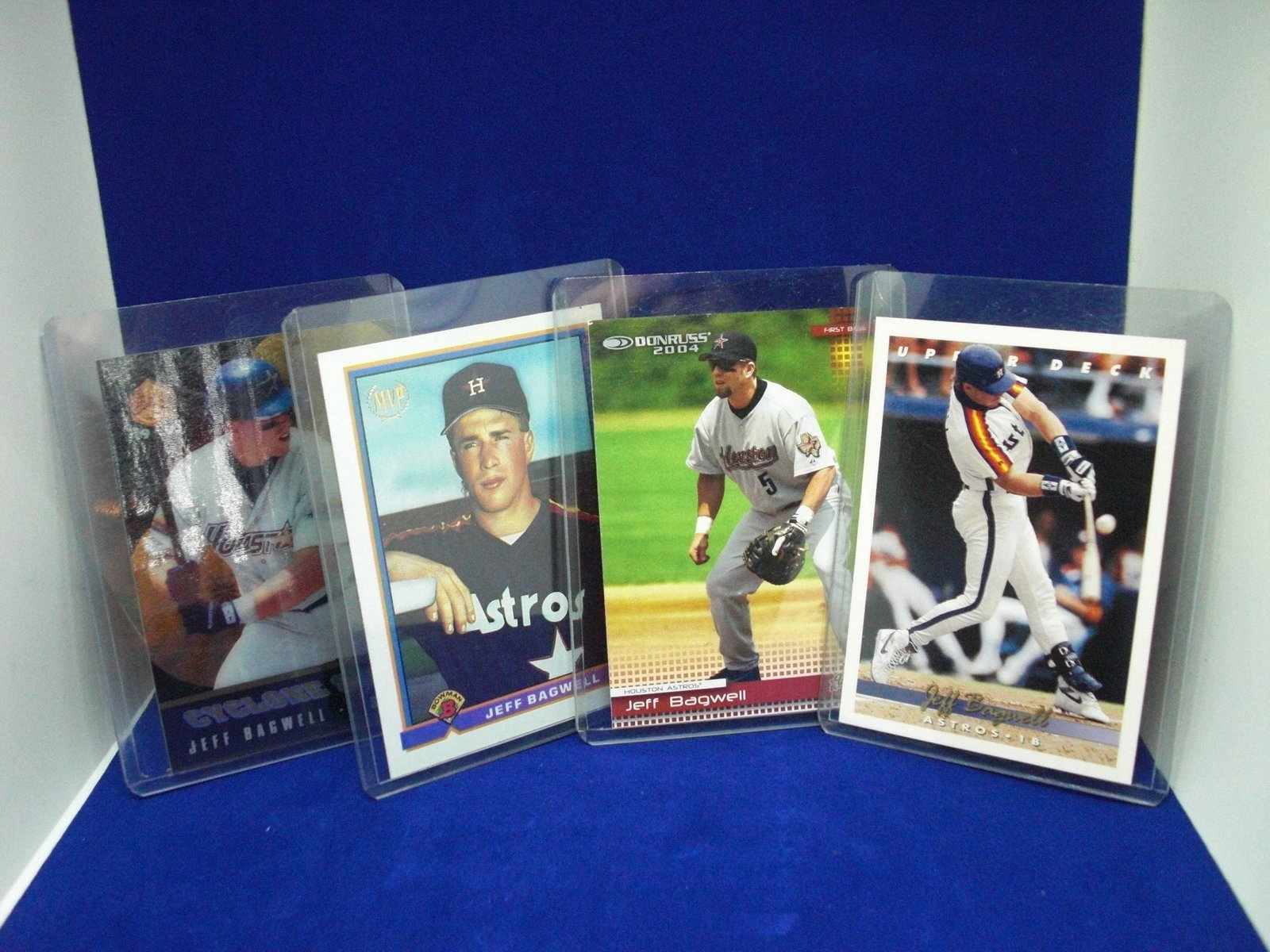 lot of 4 jeff bagwell cards: in top loader