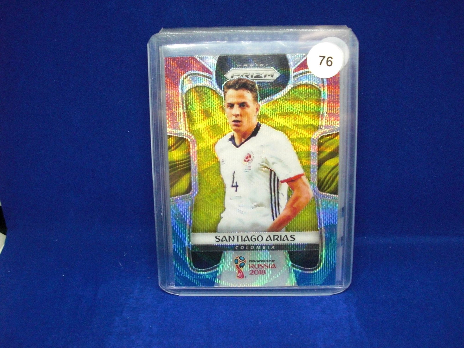 2018 panini prizm world cup soccer card: santiago arias red white blue wave prizm
