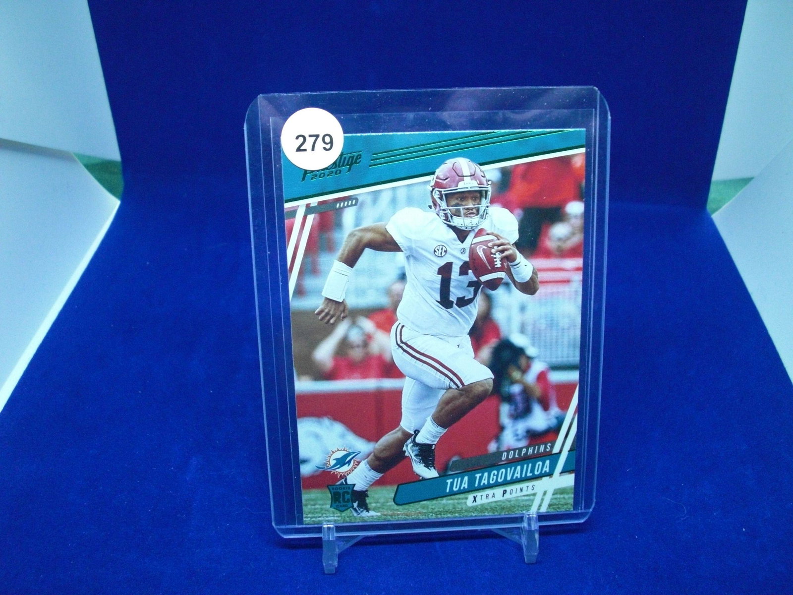 tua tagovailoa rookie card green foil: in top loader