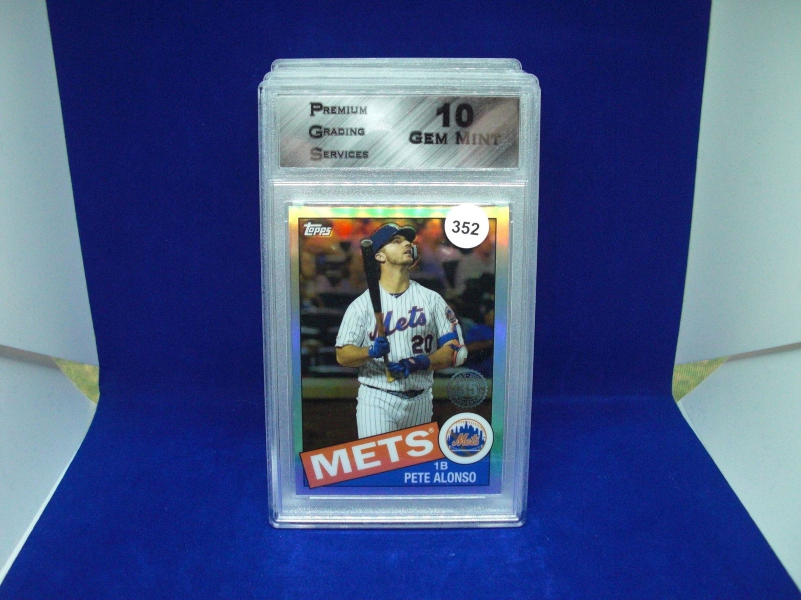 PGS 10 Pete Alonso refractor (1 of 1)