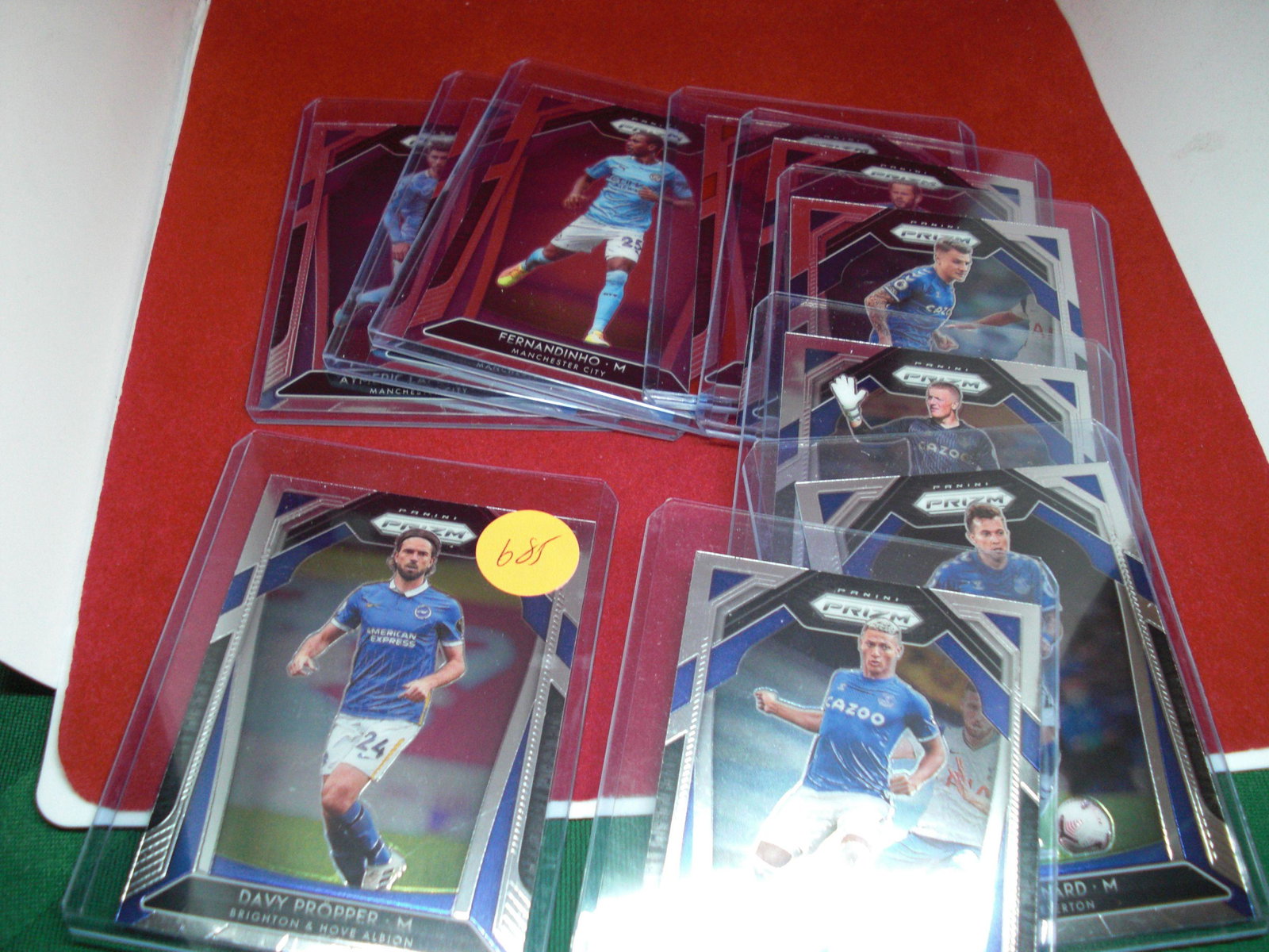 lot of 10 soccer cards: in top loaders