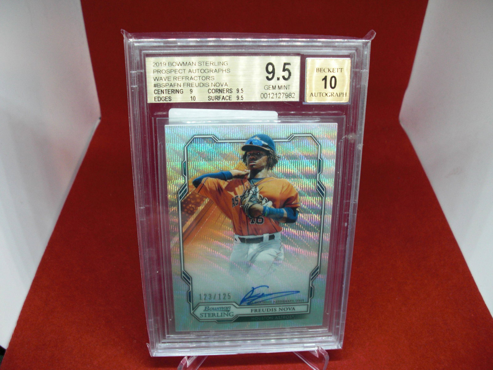 beckett graded freudis nova wave ref auto mint 9.5 (1 of 1)