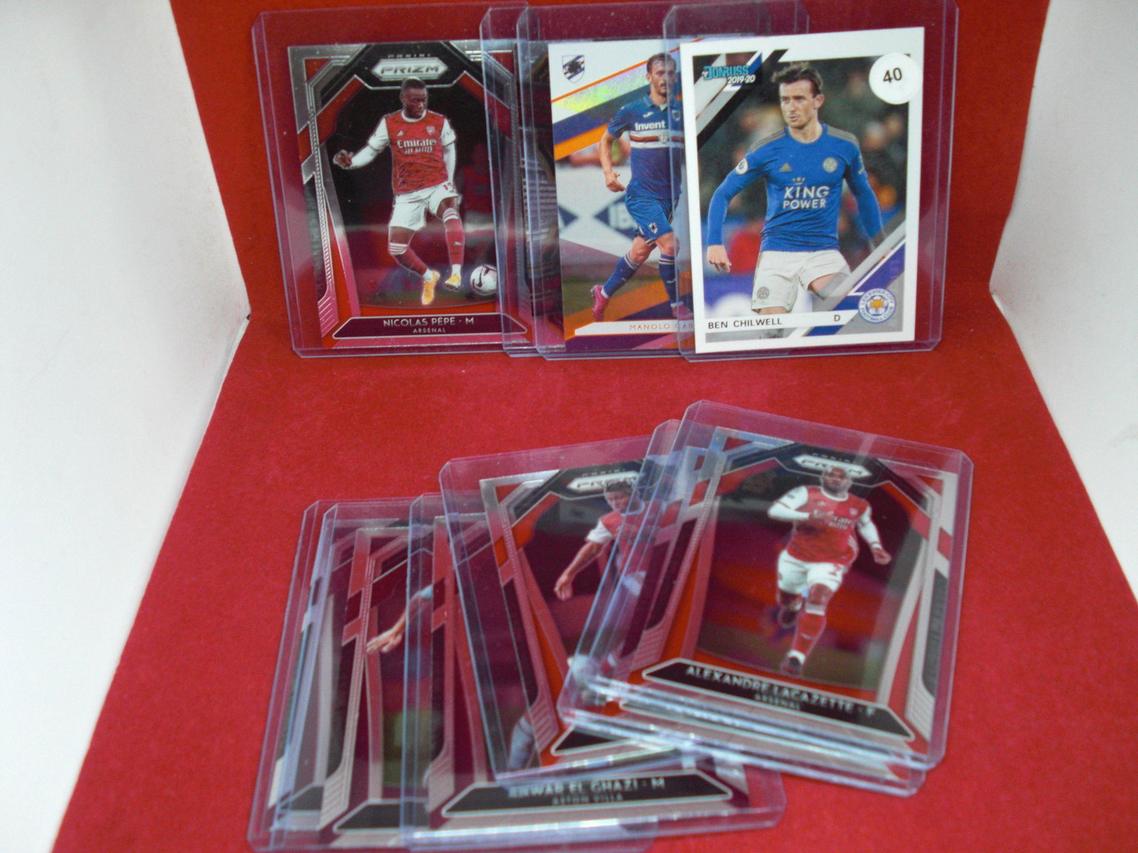 lot of 10 soccer cards: lot of 10 soccer cards