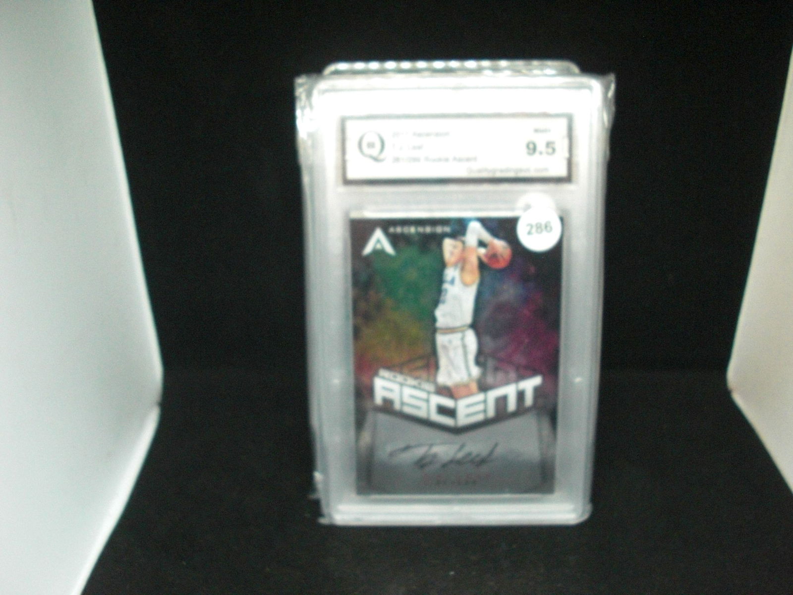 qgs tj leaf rookie auto 261/299 (1 of 1)