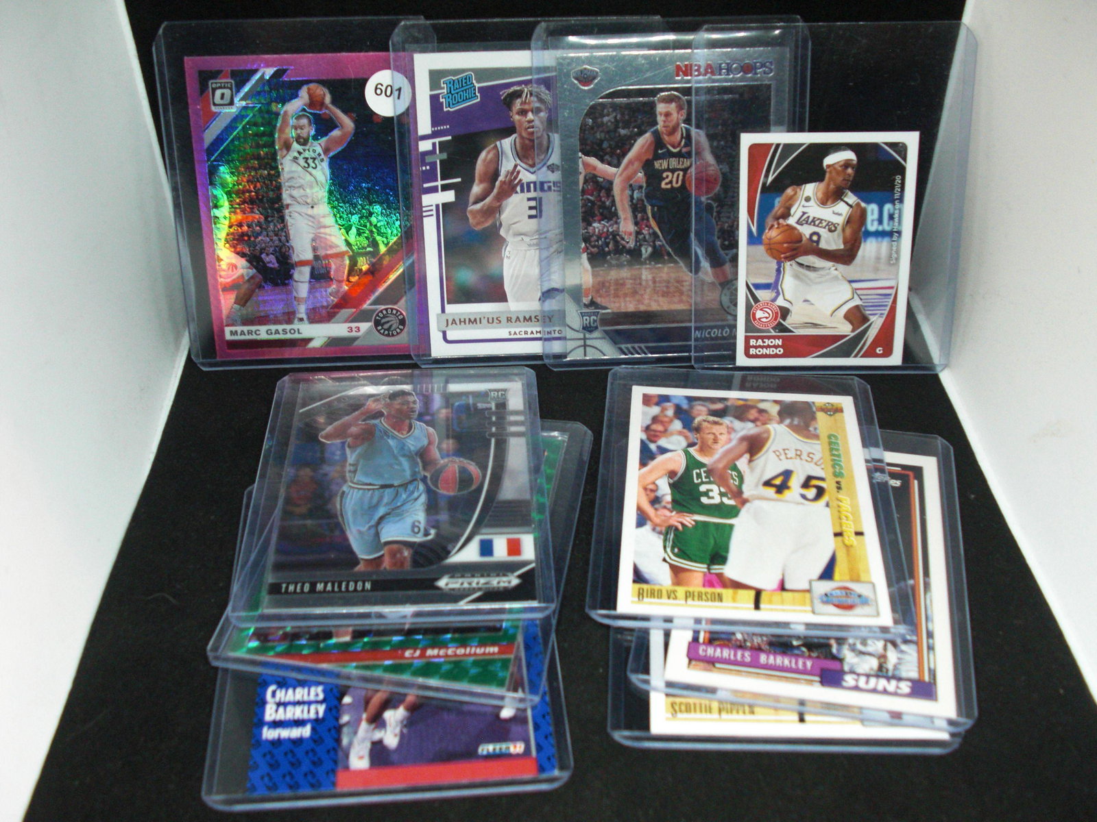 Lot of 10 basketball cards including Marc Gasol: in top loaders