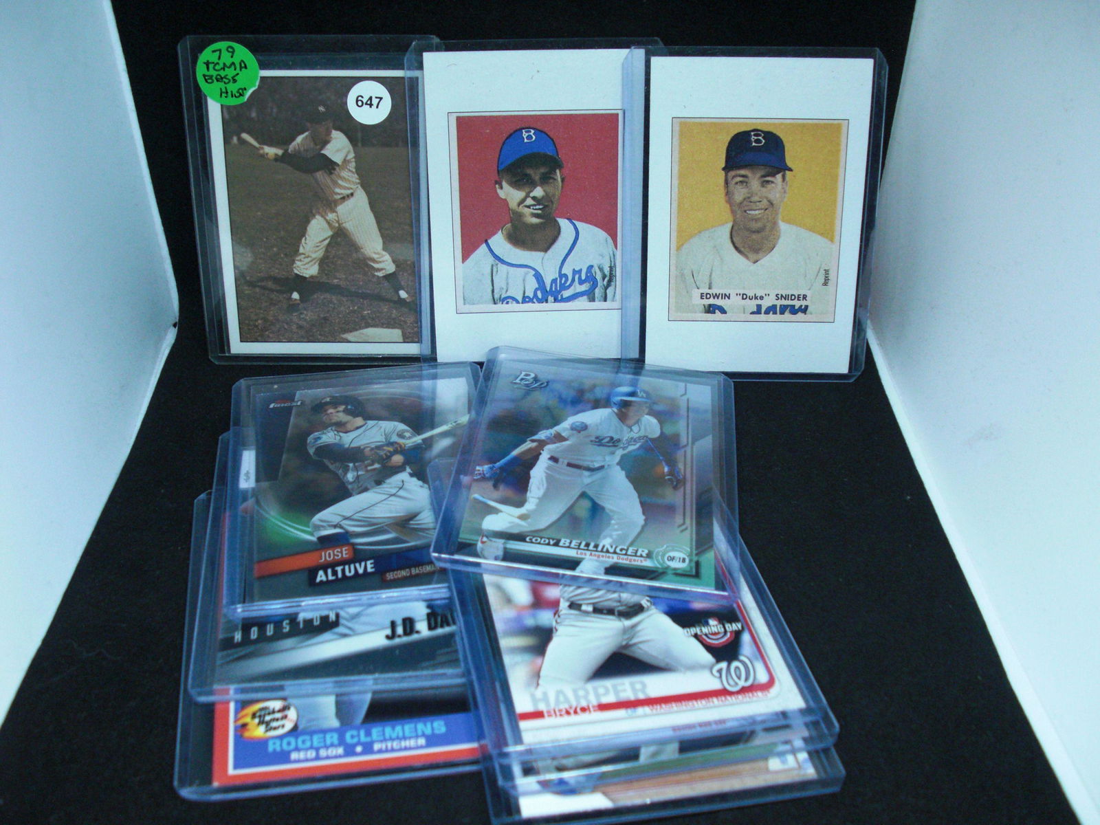 Lot of 10 baseball cards with Roger Clemens (1 of 1)