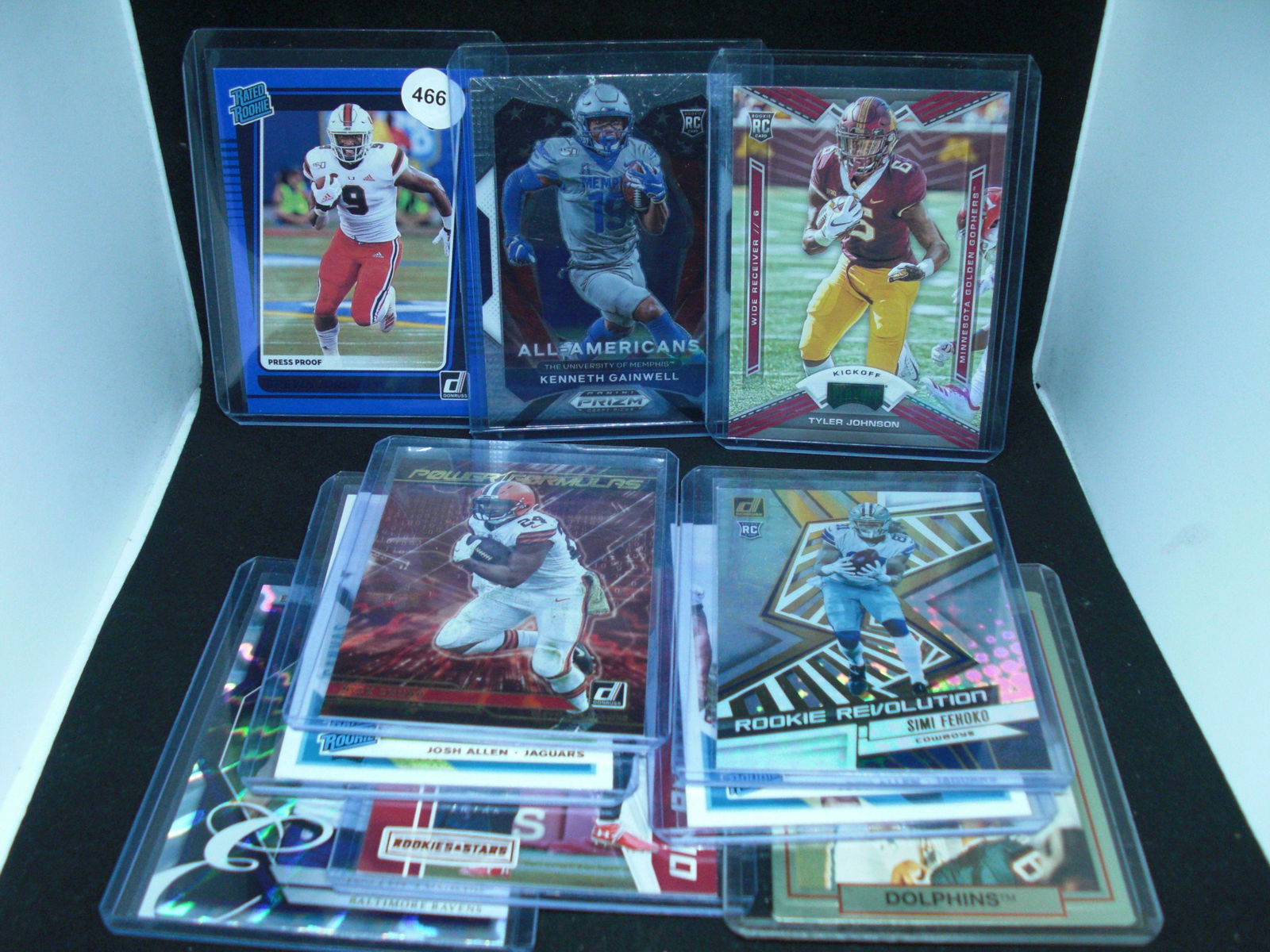 Lot of 10 football cards (1 of 1)