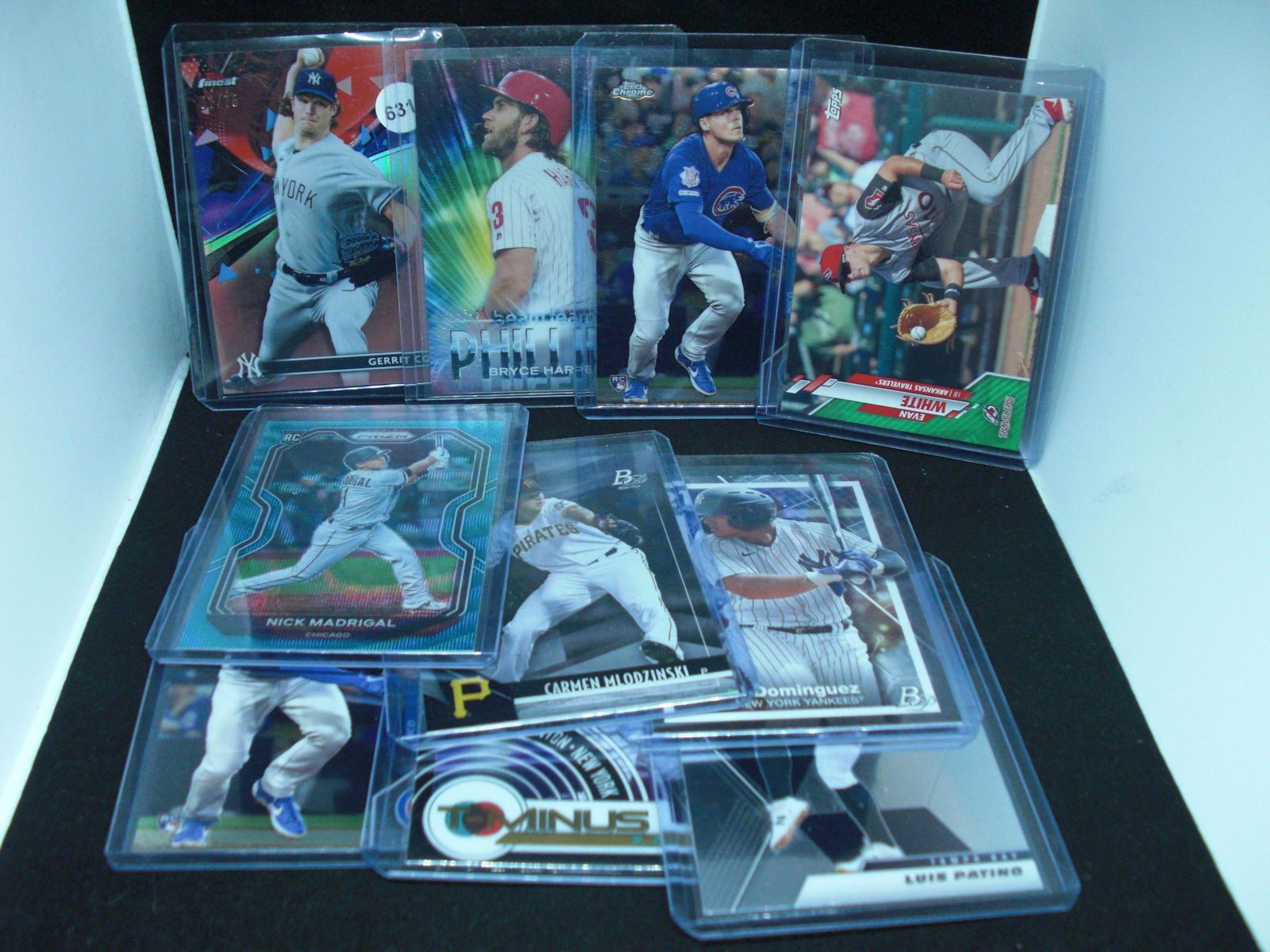 Lot of 10 baseball cards (1 of 1)