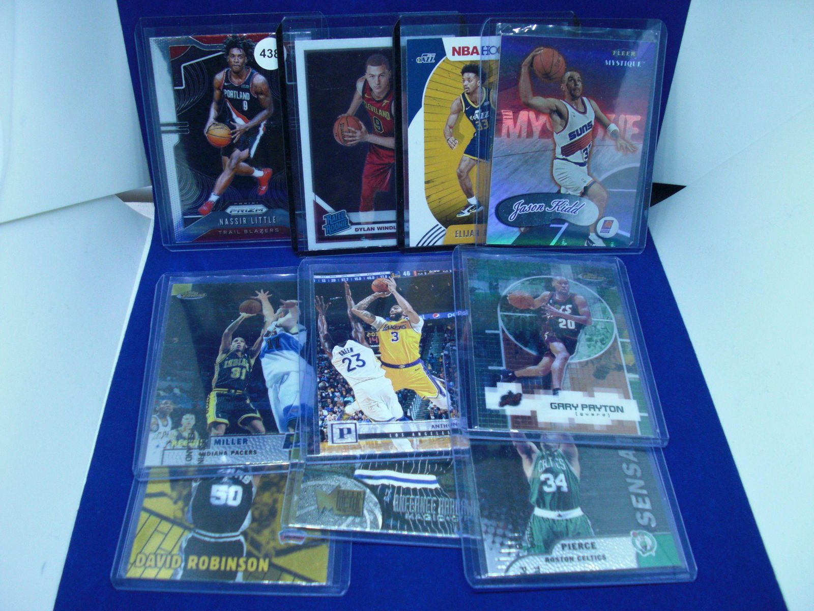 lot of 10 assorted basketball cards (1 of 1)
