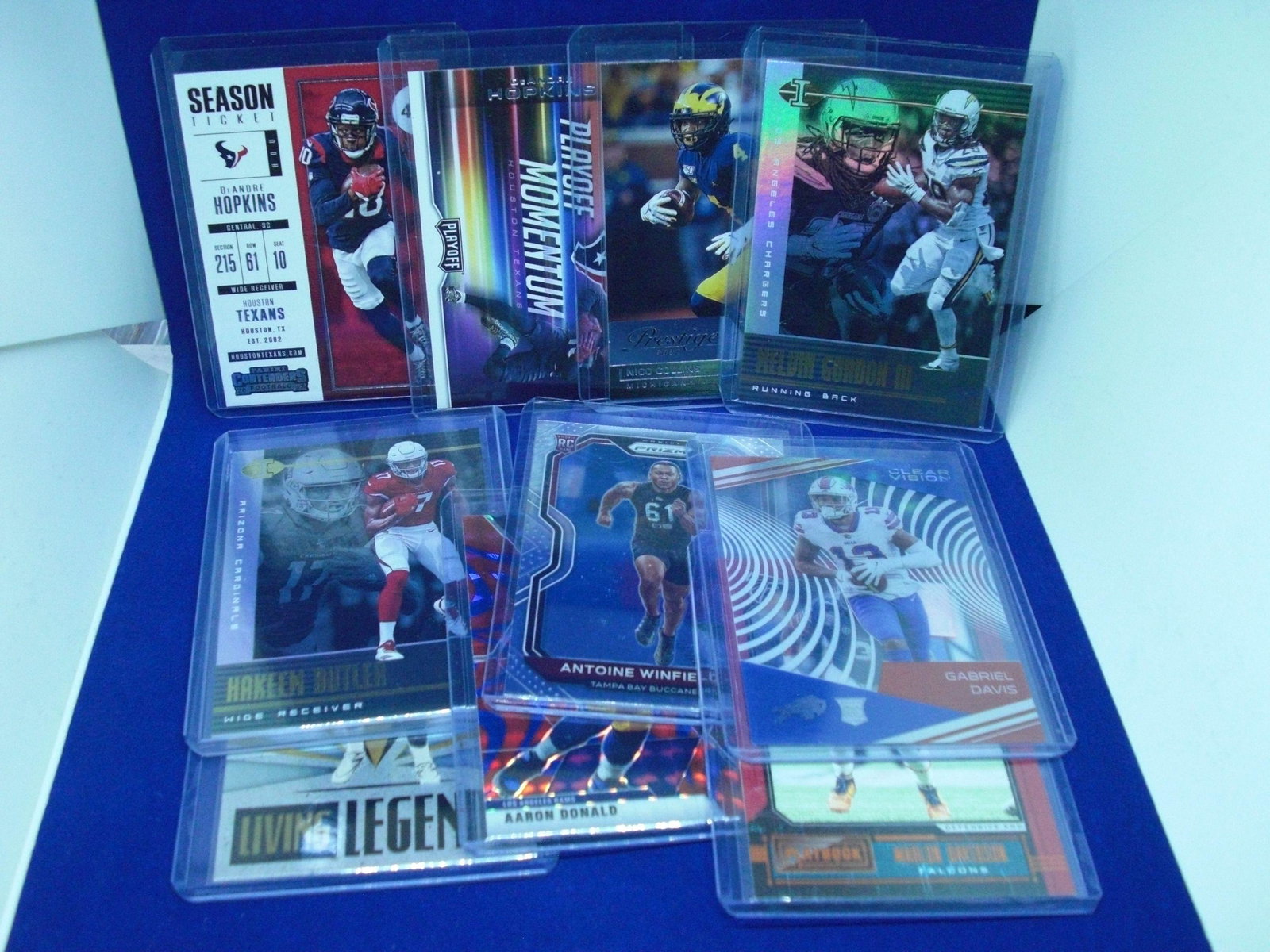 lot of 10 assorted football cards (1 of 1)