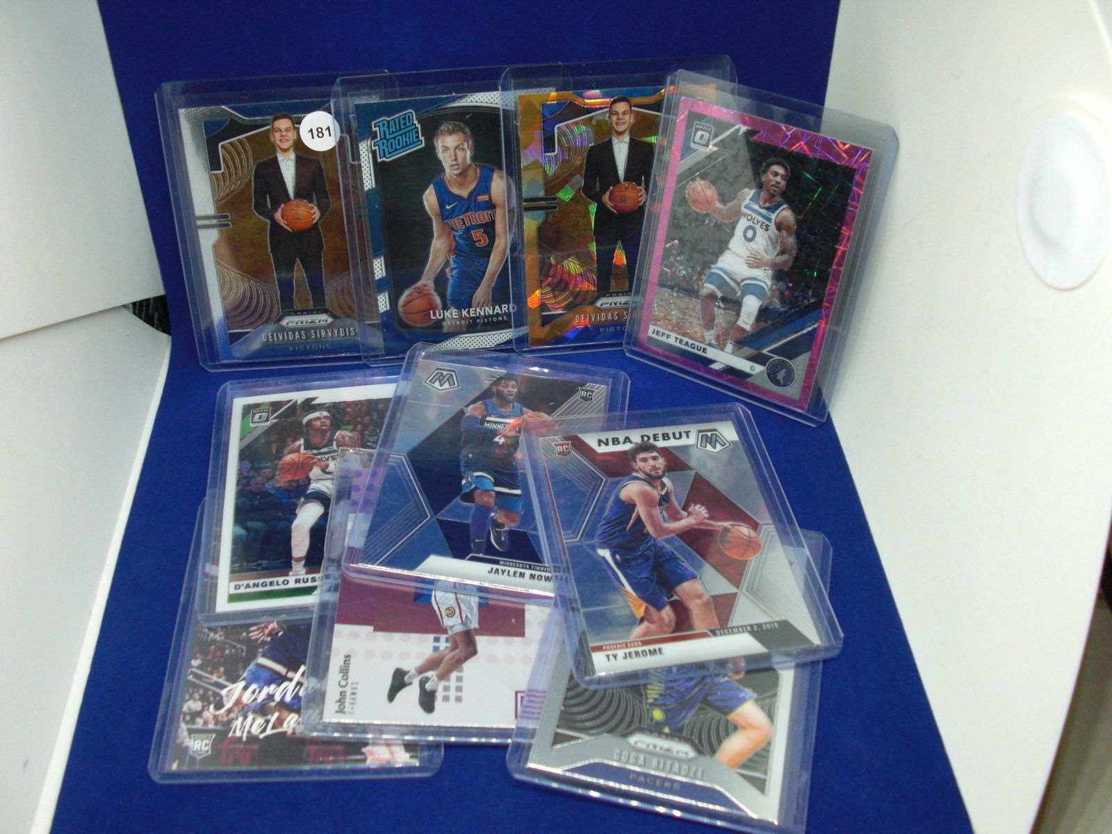 Lot of 10 basketball cards (1 of 1)