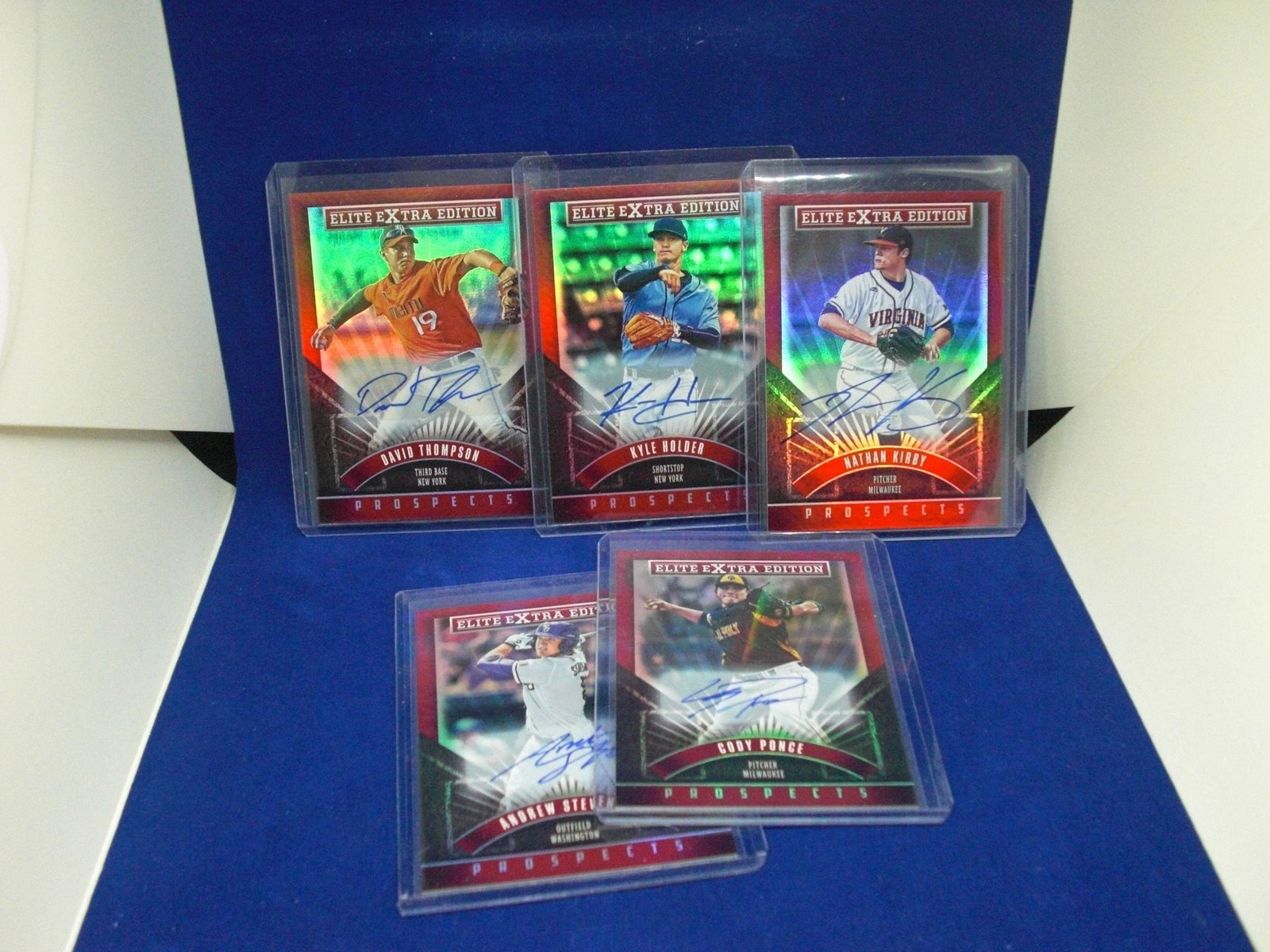 malachi flynn rookie sweater relic: malachi flynn rookie sweater relic