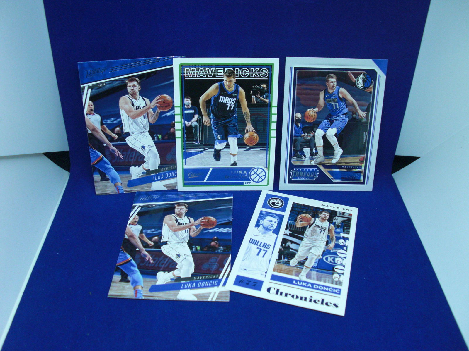 lot of 5 luka doncic cards (1 of 1)