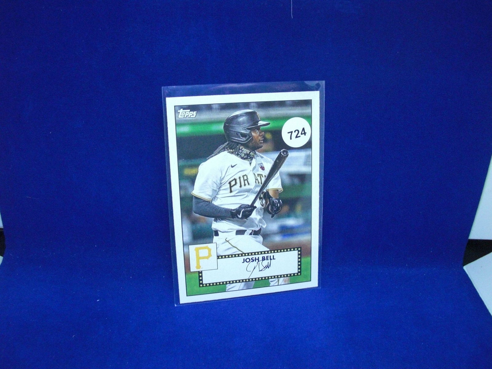 2020 topps holiday sealed pack (1 of 1)