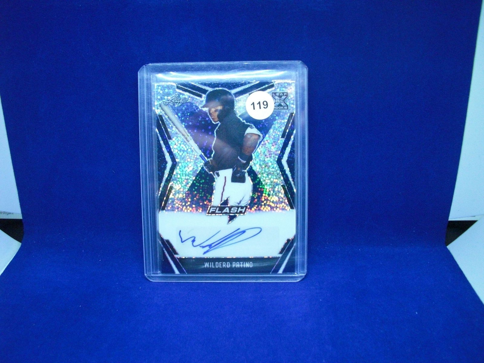 WILDERO PATINO LEAF FLASH AUTO 15/50 (1 of 1)