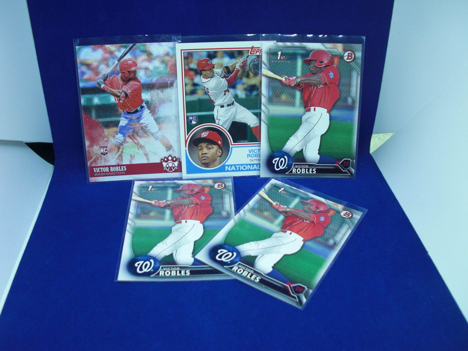 lot of 5 victor robles cards with rcs: lot of 5 victor robles cards with rcs