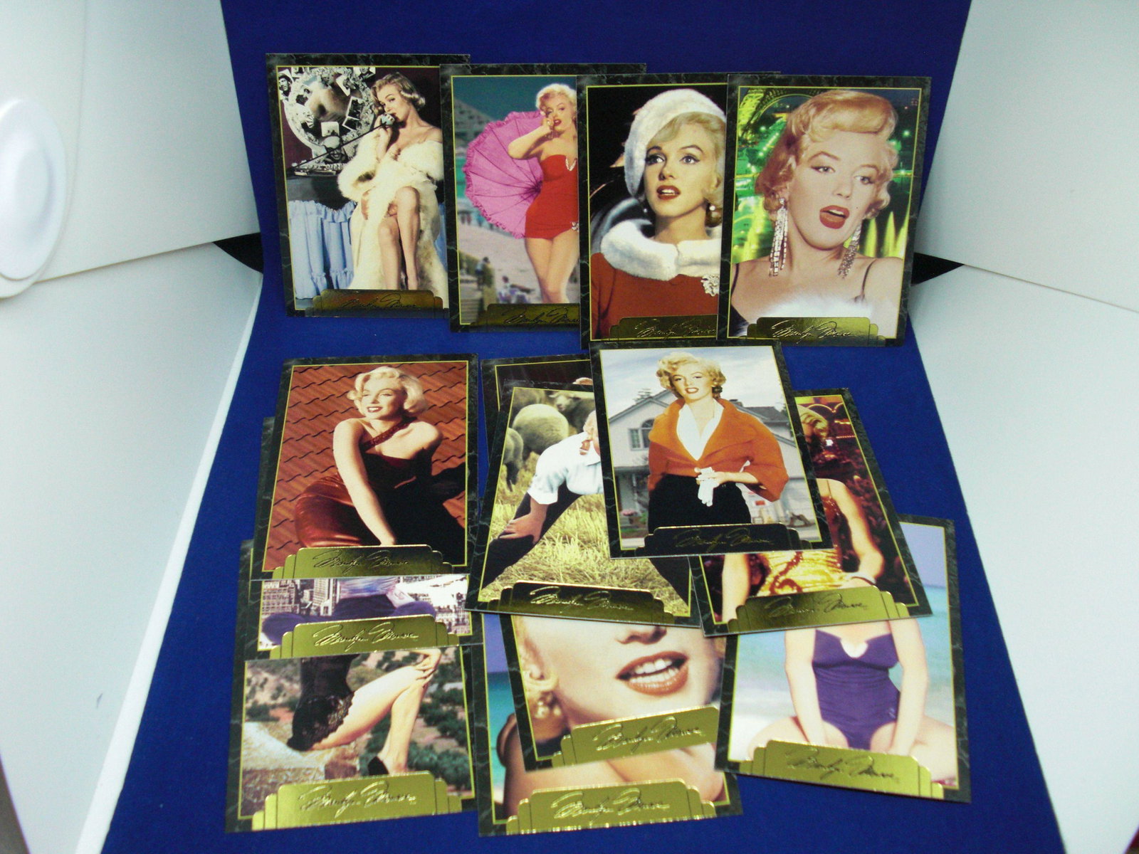 lot of 15 marilyn monroe cards (1 of 1)